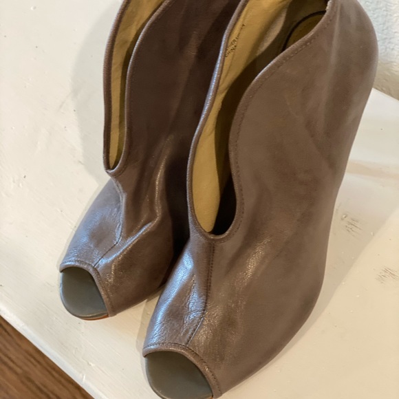 Booties - Picture 3 of 4